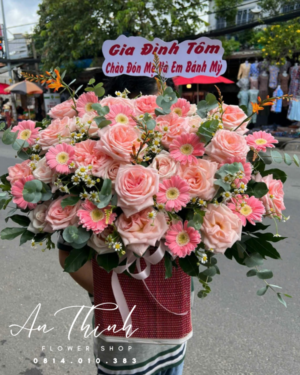 Giỏ Hồng Xinh Xắn